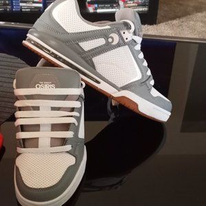 Skater shoes worn 2xs almost new